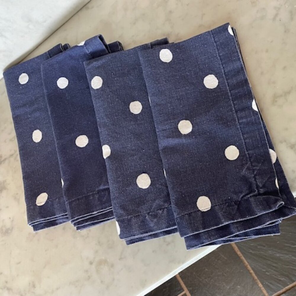 KATE SPADE Charlotte Street Napkins Navy White Polka Dot 4